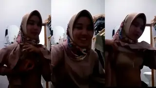 Skandal Oknum Guru Berhijab Main Di Kelas